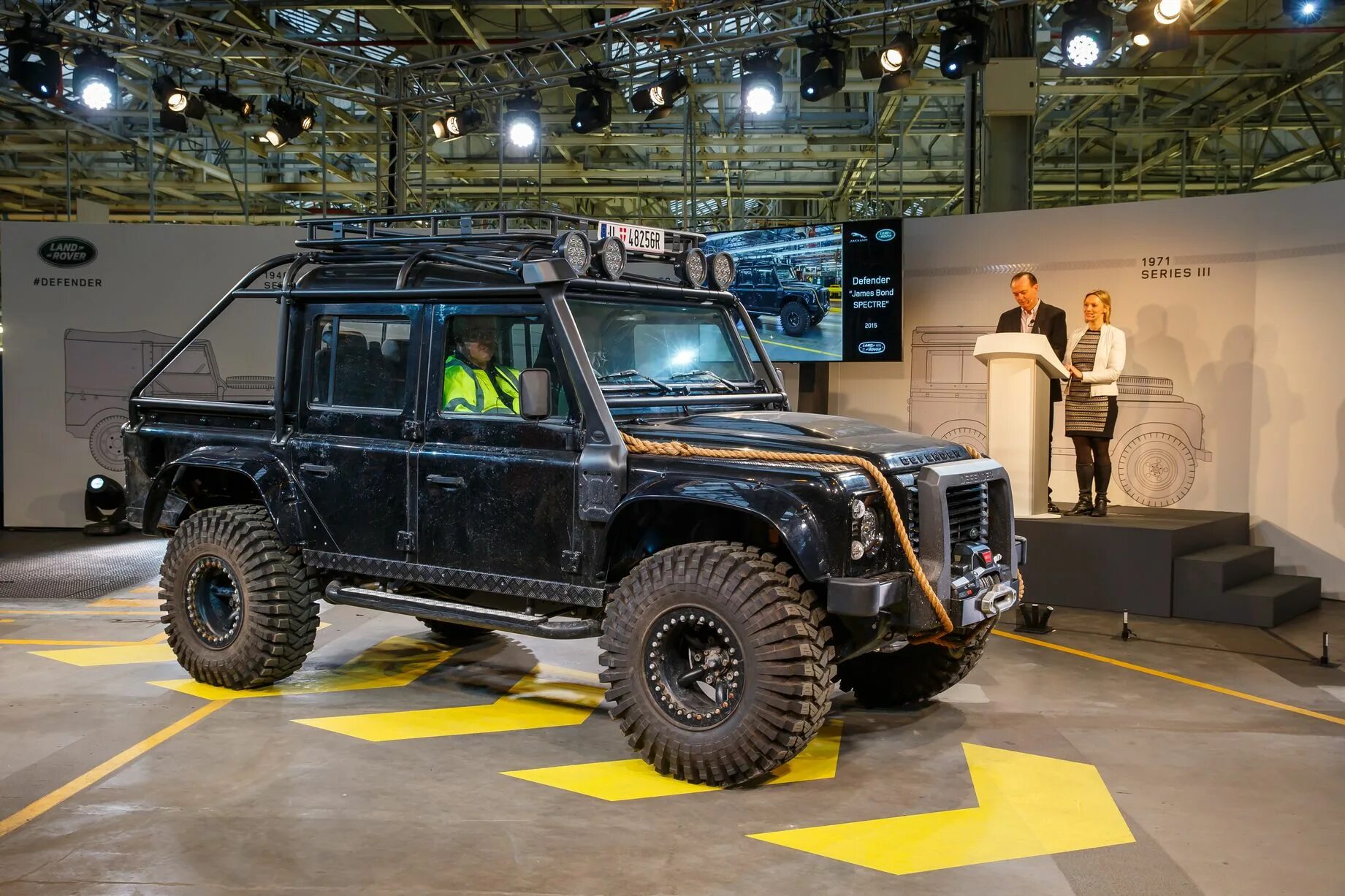 Ландровер Дефендер внедорожник. Ленд Ровер Дефендер 1. Land Rover Defender Spectre Edition. 33 defender