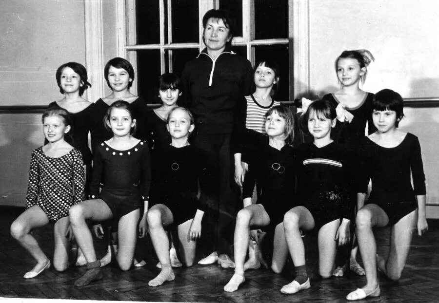 Владимировна тренер по художественной гимнастике. Юлия барсукова тренер по художественной гимнастике. Лексунува наталья василивна. Елизавета владимировна художественная гимнастика. Владимировна тренер по художественной гимнастике.