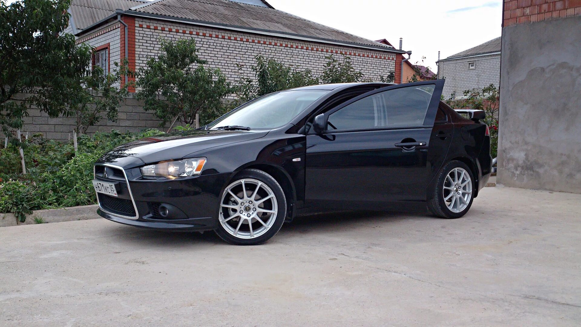 Lancer 18. Mitsubishi lancer x r18. mitsubishi lancer 10 r17. мицубиси лансер 10 на 17 дисках. lancer r18.