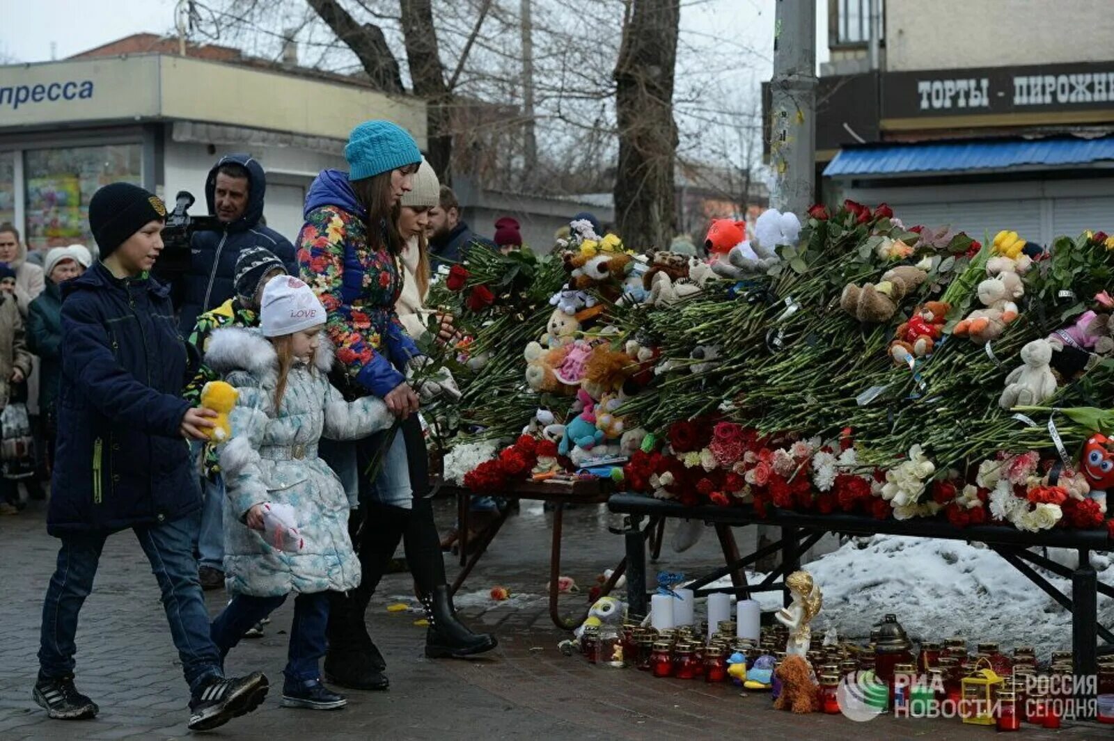 Жертвы зимней вишни в Кемерово. Пожар в Кемерово в ТЦ зимняя вишня. Зимняя вишня Кемерово дети.