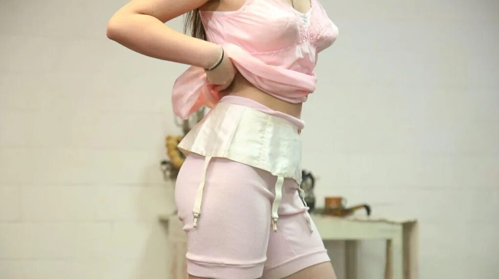 бежевые трусы панталоны. старушечьи панталоны. S@nsi нижнее белье утягивающие панталоны. женщины в рейтузах. панталоны.