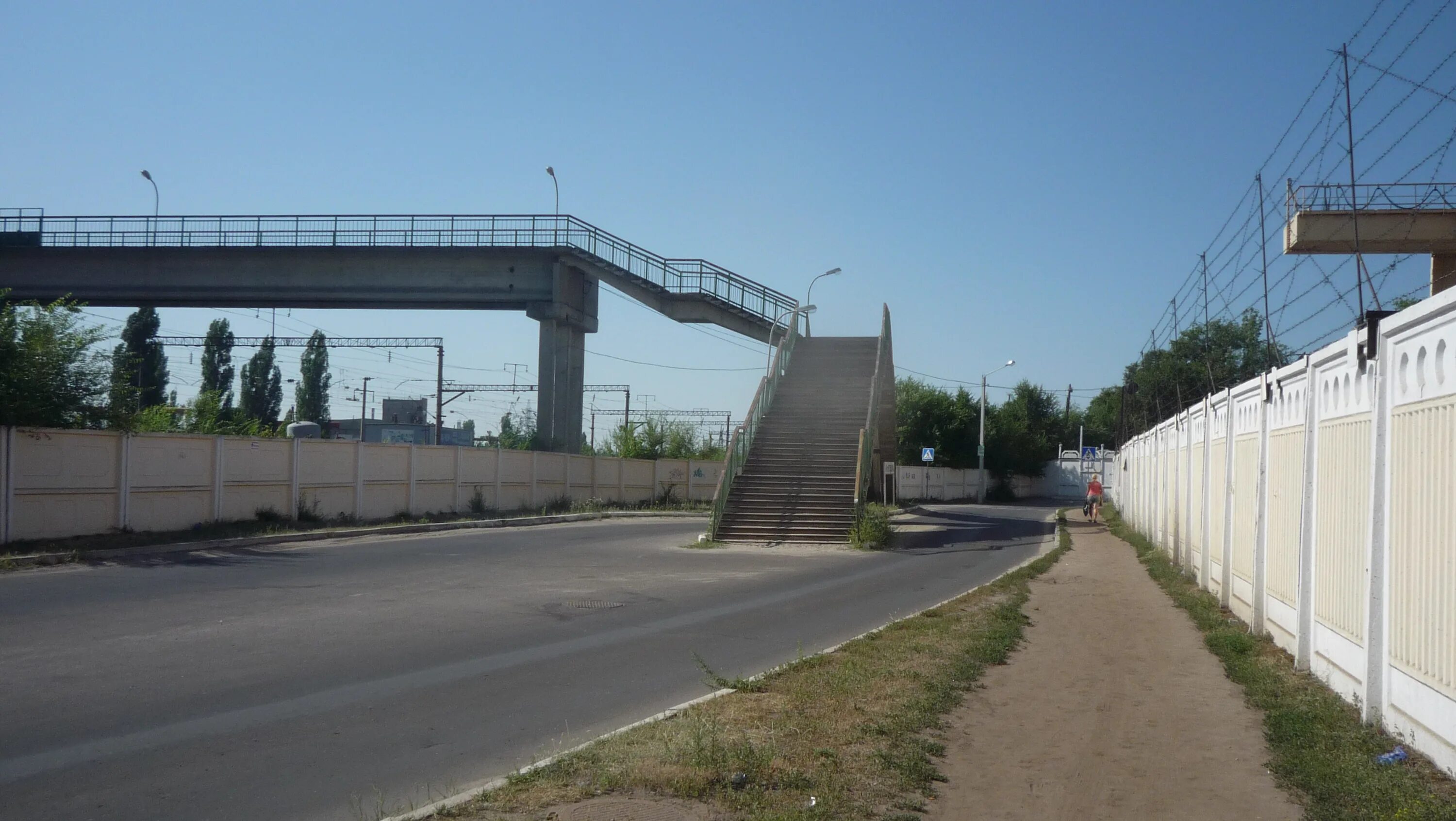 Волгоград пешеходный переход. Надземный пешеходный переход Воронеж. Мост пешеходный из сборного железобетона. Надземный переход Воронеж. Надземный пешеходный переход Березовая роща Воронеж.