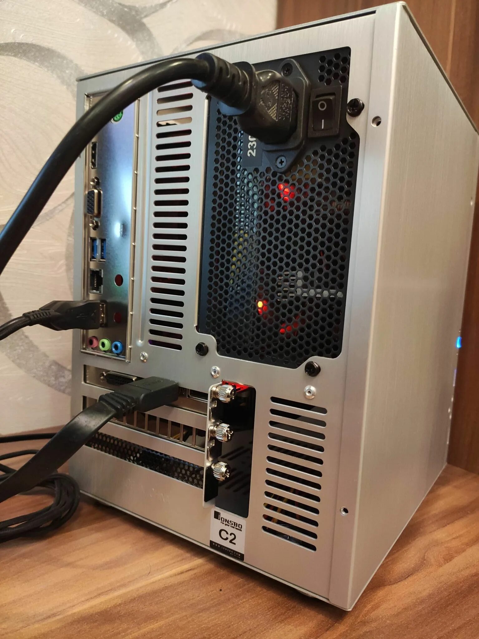 Jonsbo tk 2. Jonsbo c2 silver. корпус jonsbo c2. корпус jonsbo c2 black. корпус jonsbo c2 silver.