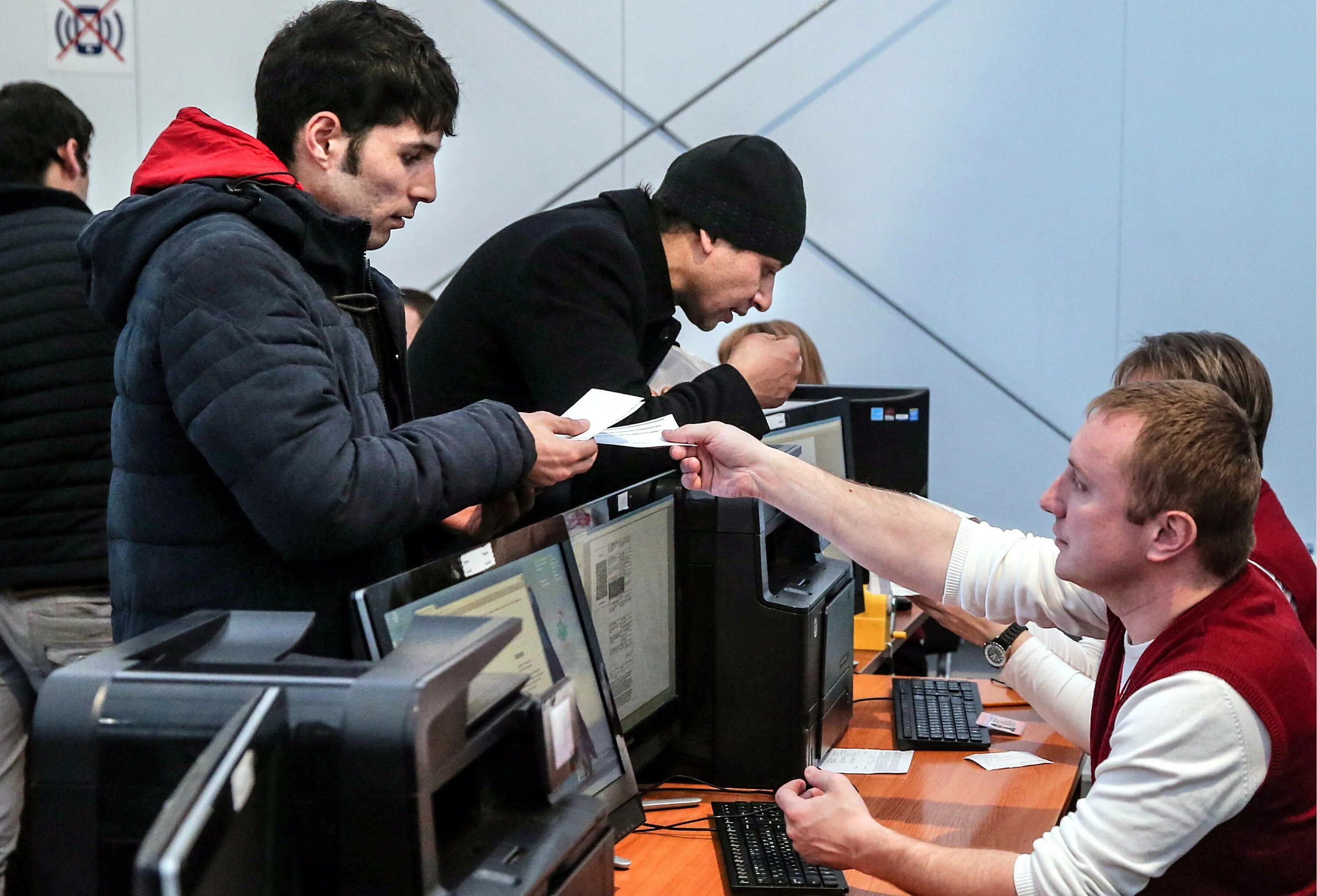 Работа в петербурге для иностранных