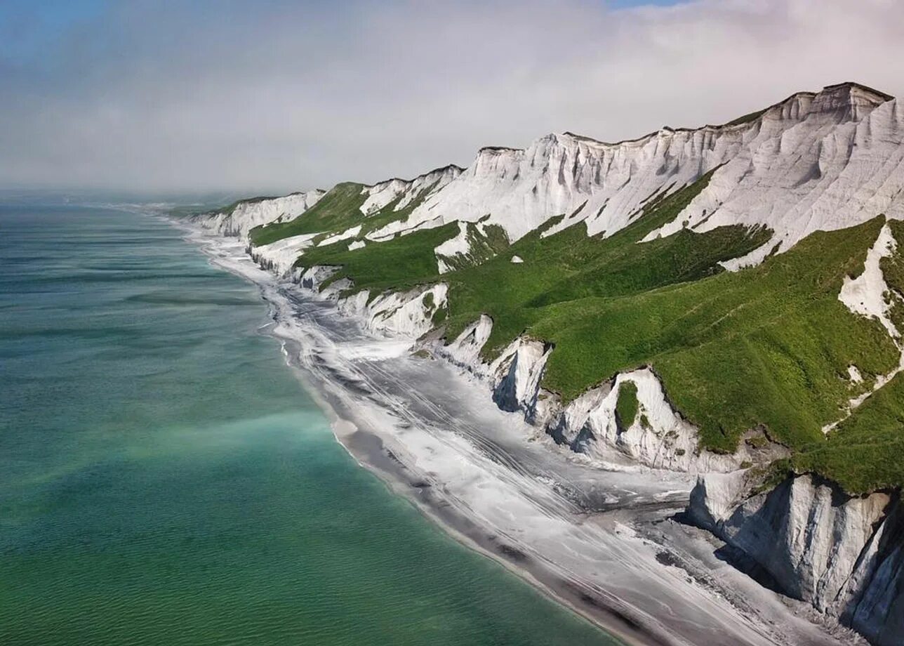 Южные курилы итуруп. Остров шикотан курильские острова. Бухта касатка итуруп. Сахалин итуруп кунашир. Туры южные курилы.