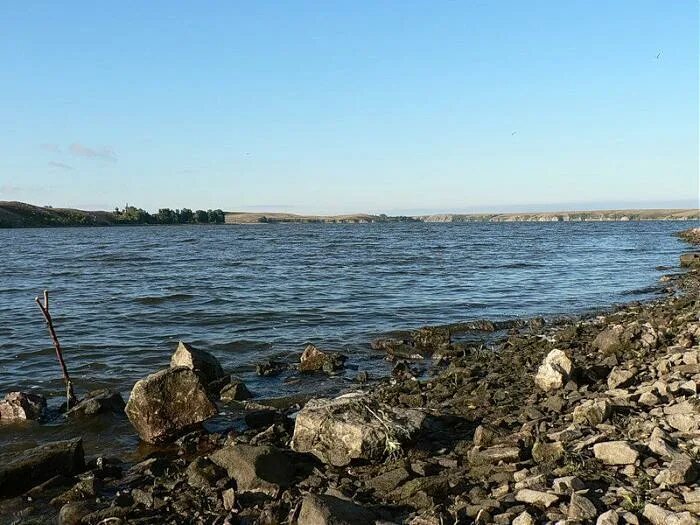 Ириклинские затоны. Новосевастополь ириклинское водохранилище. Оренбургское море ириклинское водохранилище. Висячий камень ириклинское водохранилище. Ириклинское водохранилище орск.