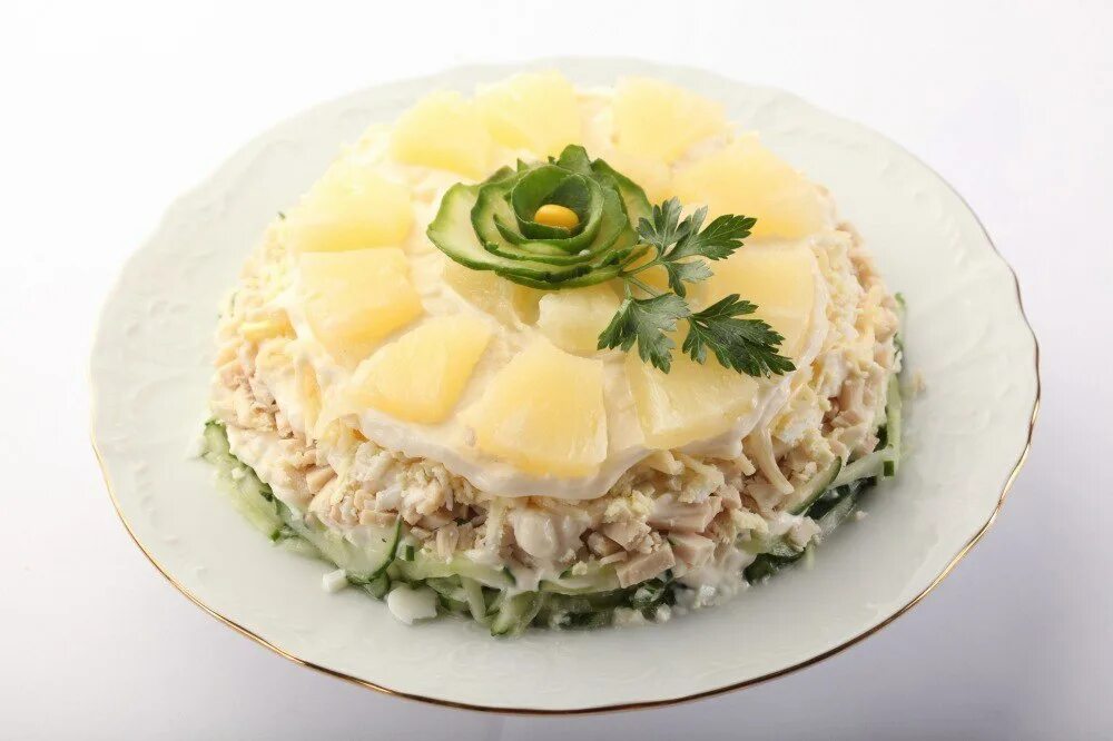 Салат золотой гребешок. Салат золотой гребешок с курицей. Салат слоеный с ананасом и ветчиной. Салат с гребешком и ананасом