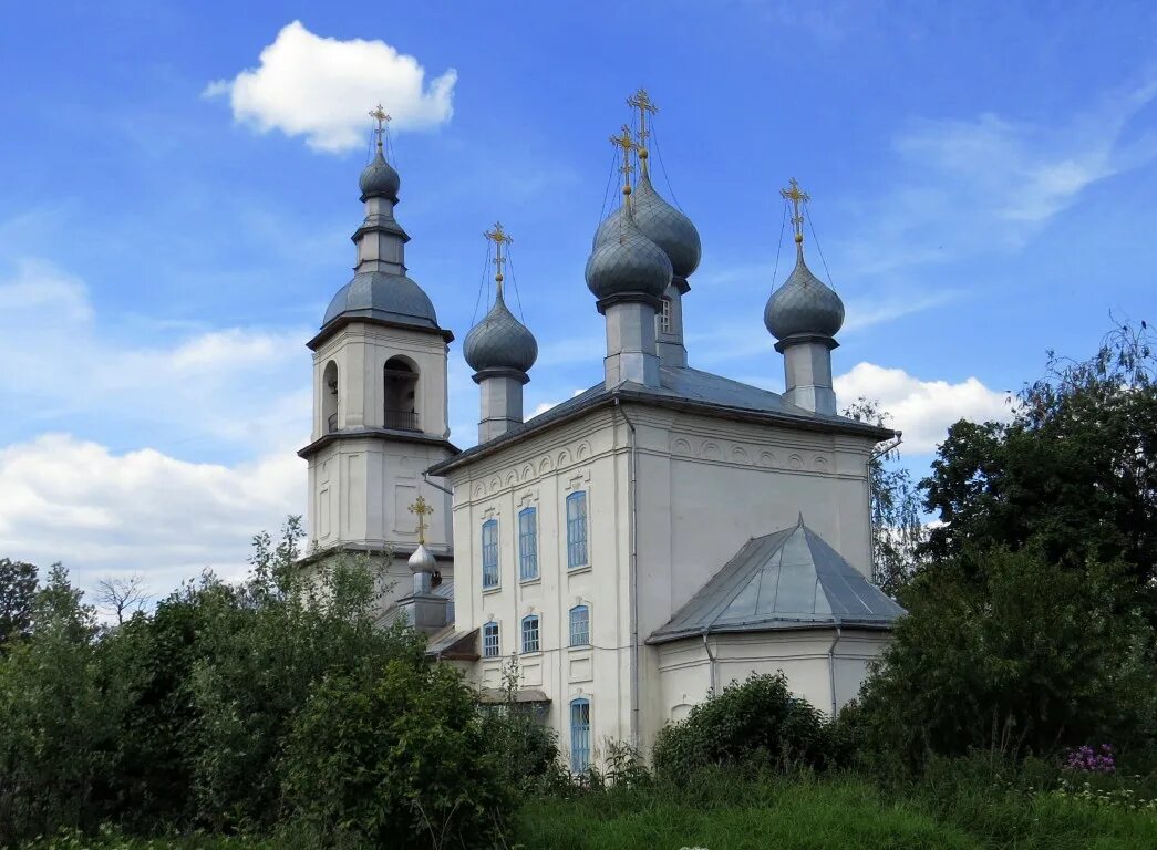 Вологодская область грязовецкий. Церковь Успения Пресвятой Богородицы Грязовецкий район. Храм Успения Божией матери д. Скородумка. Церковь Успения Пресвятой Богородицы Вологодская область. Храм в Скородумке Грязовецкого района.