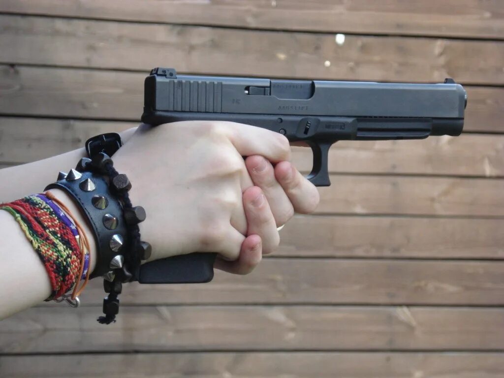Пистолеты в реальной жизни. Право на оружие (движение). Пистолеты в штате Калифорния. Техас свободное ношение оружия. Право на оружие картинки.