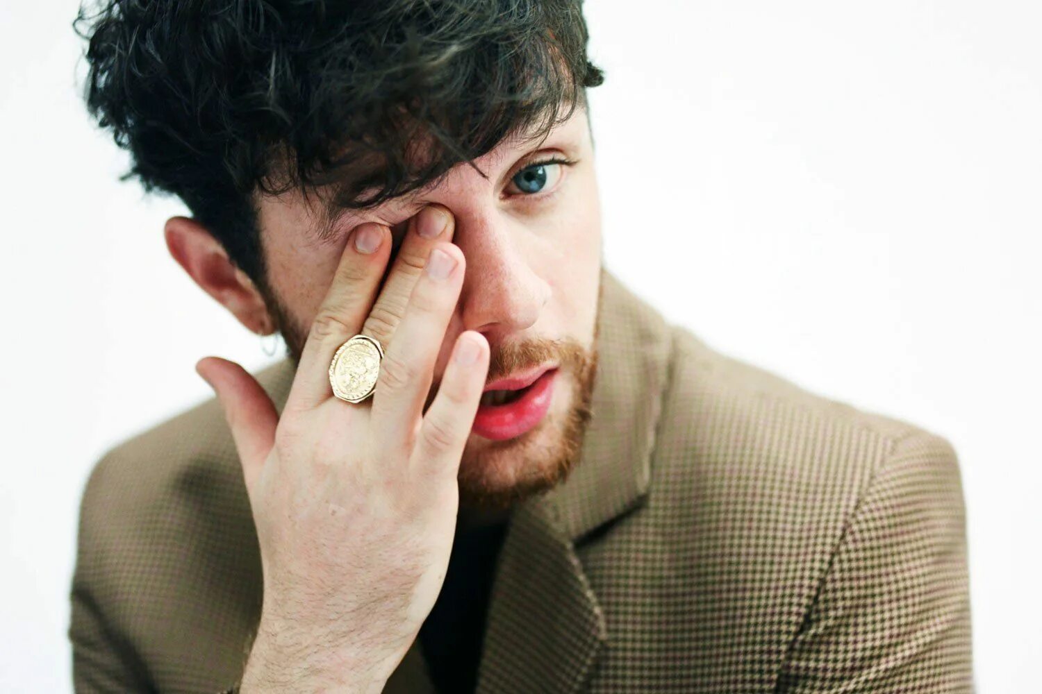 Tom grennan. Том Гренан. Том Греннан. Tom Grennan little bit of Love.