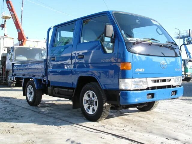 Тойота дюна 4х4 купить. Toyota Dyna 4wd. Toyota Dyna 4wd 1992. Toyota TOYOACE 4wd двухкабинник. Toyota Dyna 4wd двухкабинный.