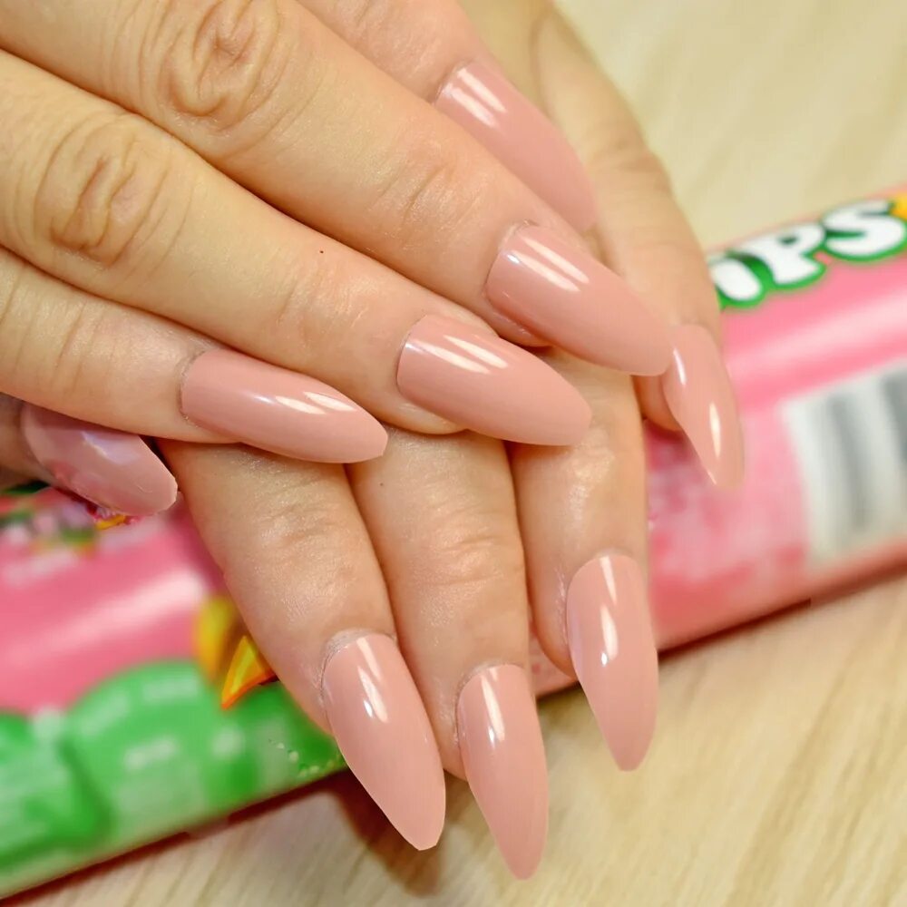 Накладные ногти. Наращивание ногтей миндаль розовый. Накладные ногти розовые. Наращивание накладных ногтей.