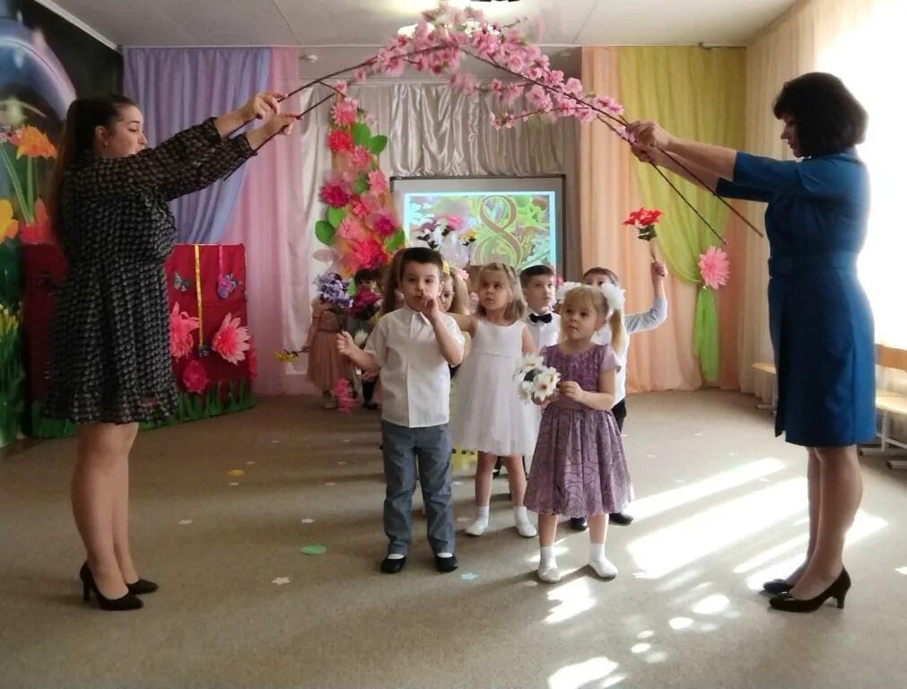 Музыкальные праздники в средней группе. Музыкальные праздники в средней группе