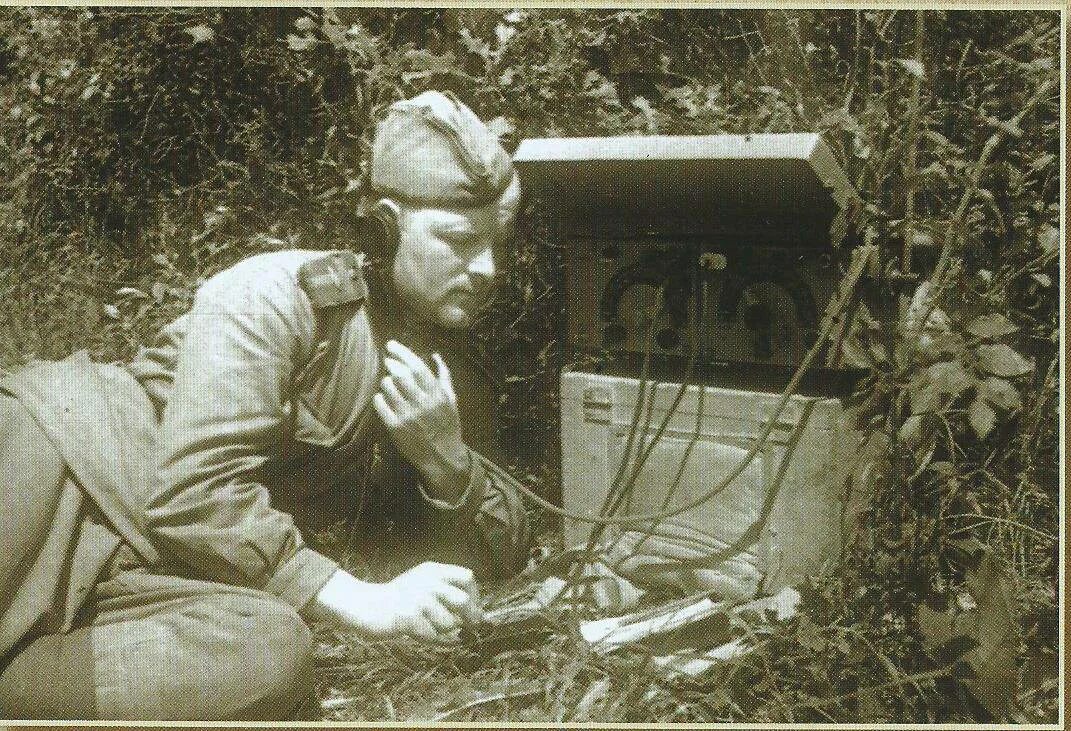 Связисты Великой Отечественной войны. Связисты на войне 1941-1945. Радисты Великой Отечественной войны. Радисты ВОВ разведчики.