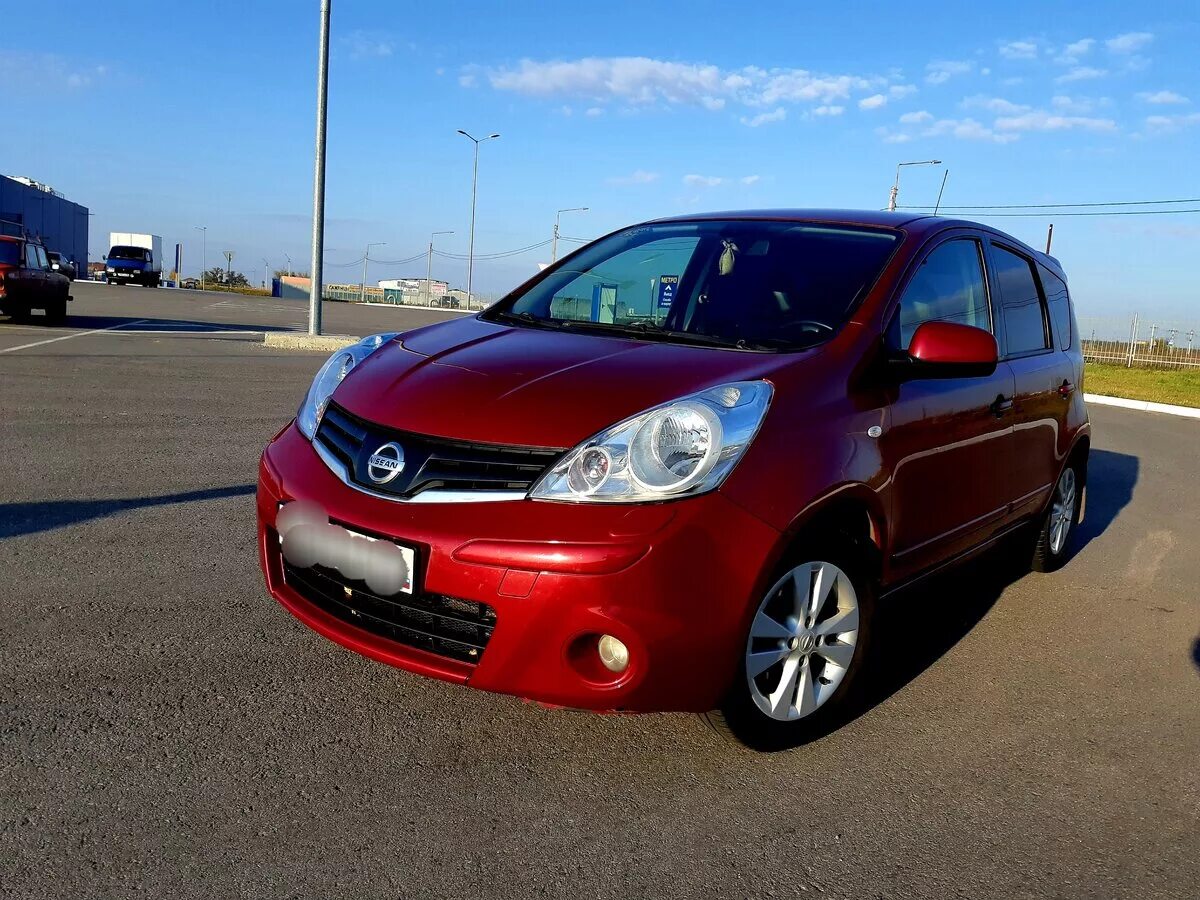 Ниссан ноут красноярске. Nissan Note 2012. Ниссан ноут 2013 красный. Ниссан ноут красный 2012. Nissan Note Nismo 2012.