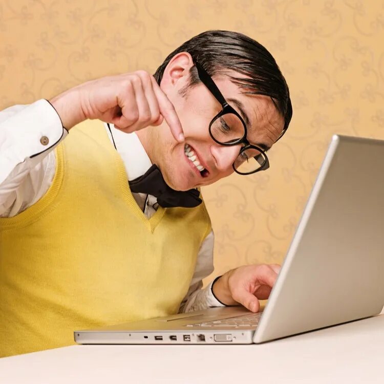 Программисты 90-х. Дурак c компьютером. Ботан за компьютером. Зависание компа. Дурак c компьютером.