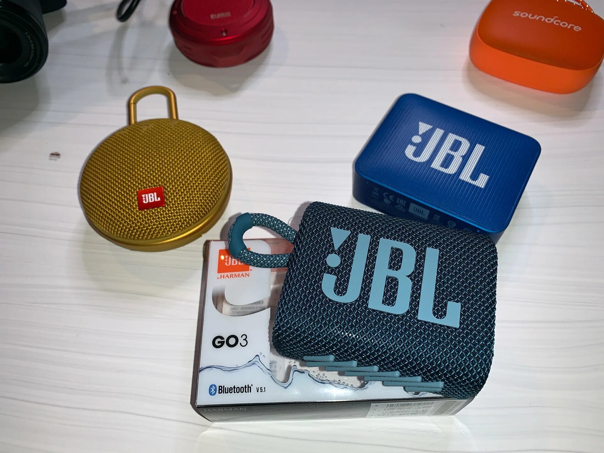 Jbl go 3 цены. JBL go 3. JBL go 3 белый. JBL go Essential. Кастом на JBL go 3.