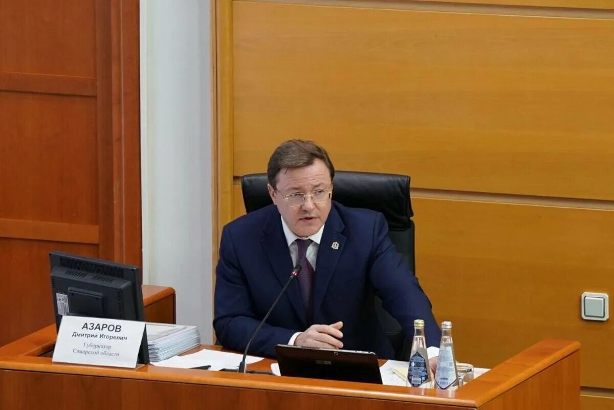 Почему азаров ушел в отставку в самаре. Почему азаров ушел в отставку в самаре