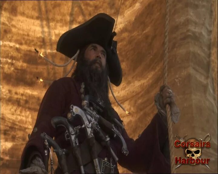 Пальто черной бороды. Чёрная борода пираты Карибского моря 2005. Борода пирата черная.