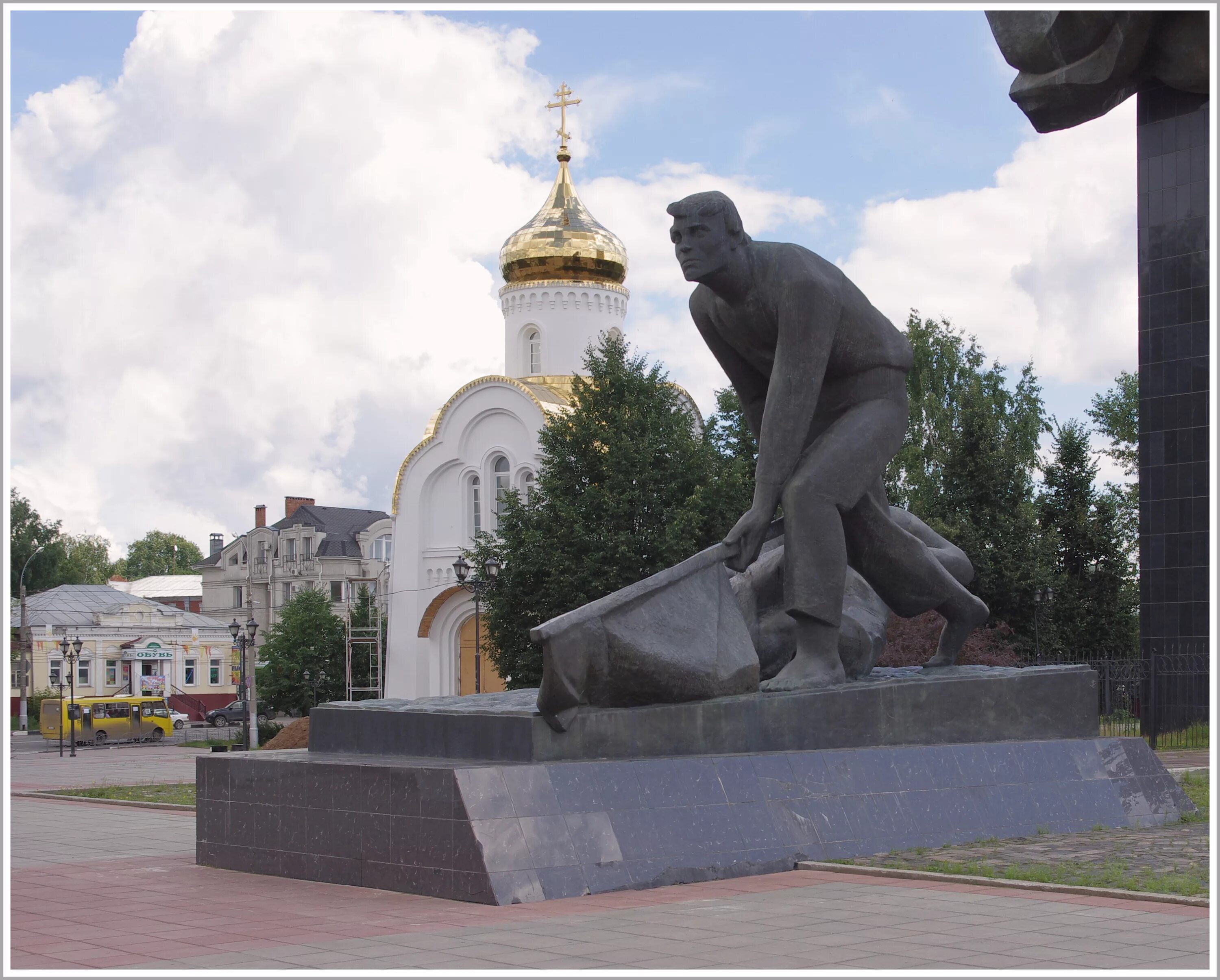 Главная достопримечательность города Иваново. Площадь революции Иваново. Иваново памятники архитектуры. Иваново Центральная площадь. Памятник революции иваново