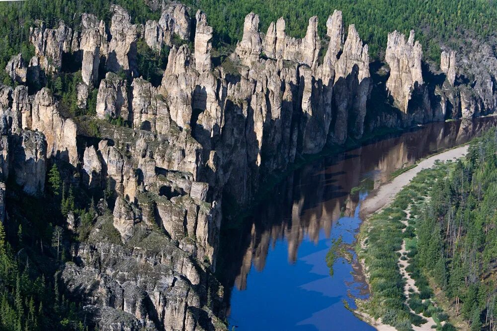 Природный парк Ленские столбы. Ленские столбы в Якутии. Парк Ленские столбы Якутия. Река Лена Ленские столбы. Лена столбы природный парк