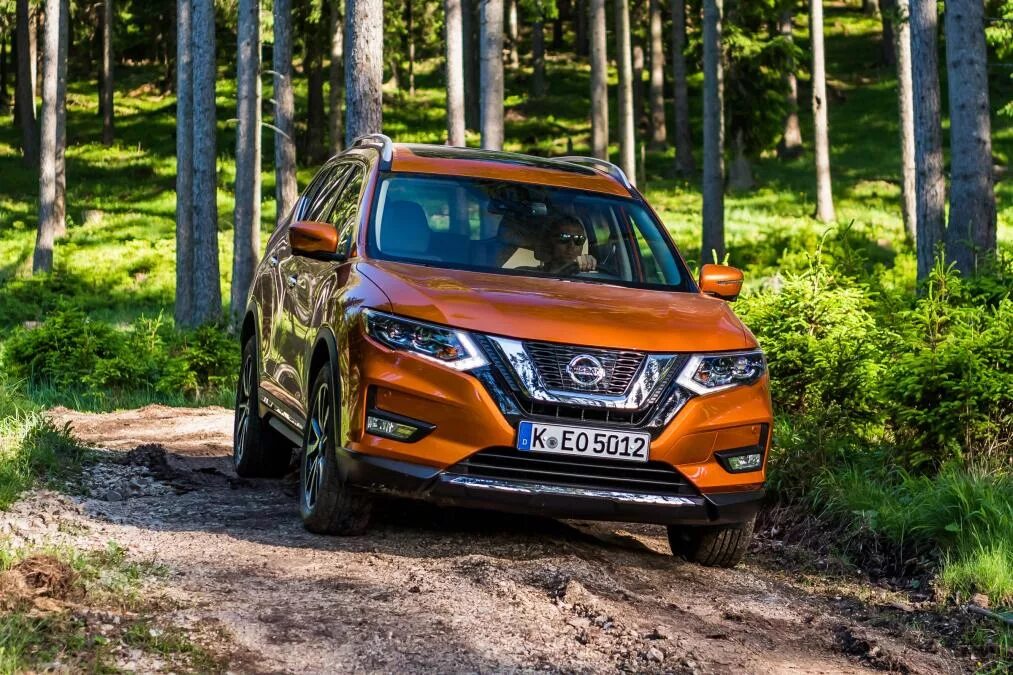 Nissan x-Trail 2017. Nissan x-Trail 2019. Ниссан x Trail 2019. Nissan x-Trail 2017 салатовый. Х трейл 2019 купить