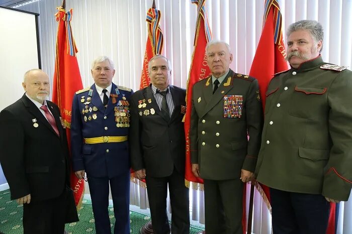 Союз ветеранов москва. Эмблема военного переводчика. Вологодский союз ветеранов. Совет ветеранов эмблема. Союз ветеранов.