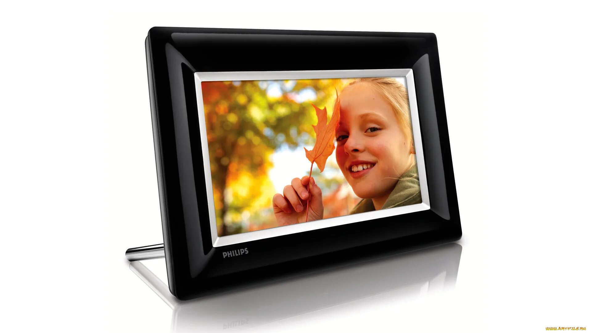 Цифровая фоторамка москва. Фоторамка philips spf4610. электронная рамка для фотографий. электронная фоторамка в интерьере. стеклянная электронная фоторамка.