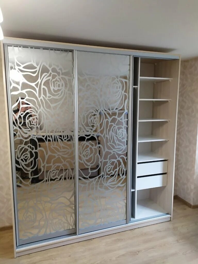 Шкаф купе оскар 11-4. Шкаф-купе маркус bms. Шкаф с пескоструем. Шкафы купы в рассрочку. Шкафы купе в грозном.