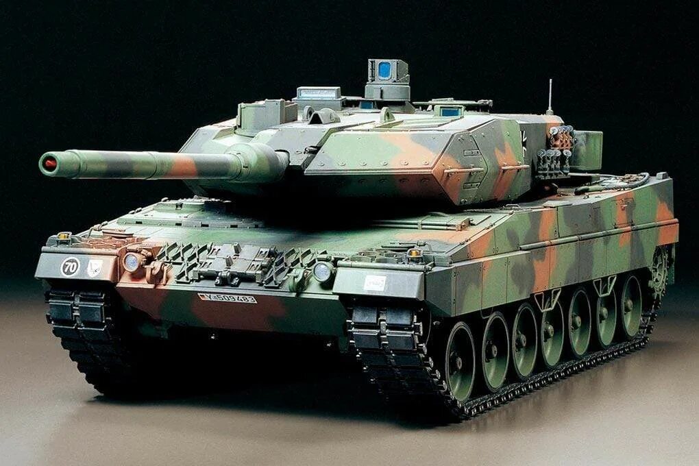 Tank kit. Leopard 2a6 Tamiya. Leopard 2 Tamiya. Леопард Тамия 2а6. Tamiya Leopard 2a6 1:16.