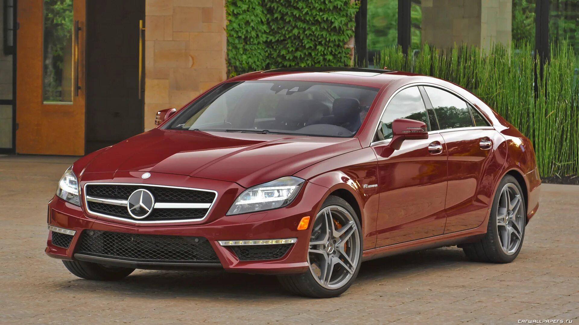 Мерседес цлс 63 купить. Мерседес Бенц CLS 63. Mercedes CLS 63 2010. Мерседес CLS 63 AMG. Мерседес Бенц ЦЛС 63 АМГ.