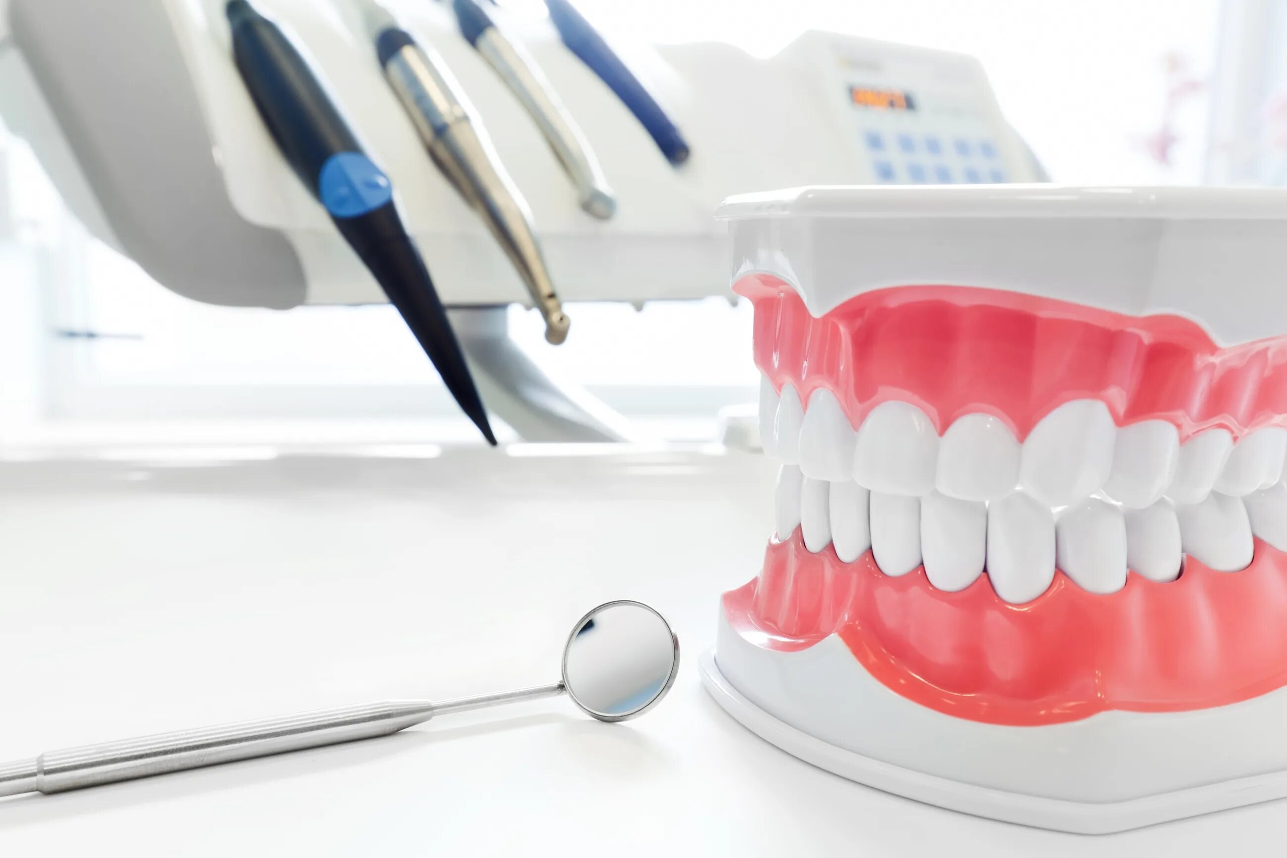 Стоматолог цена отзывы. Профгигиена полости рта. Зубы стоматология. Сайт стоматологии. Терапевтическая стоматология.