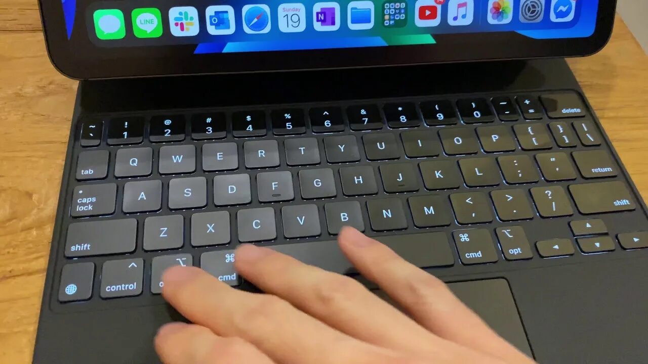 Клавиатура magic pro. Apple magic keyboard pro 11. magic keyboard ipad pro 11. apple ipad pro 11 клавиатура. ipad 11 magic keyboard.
