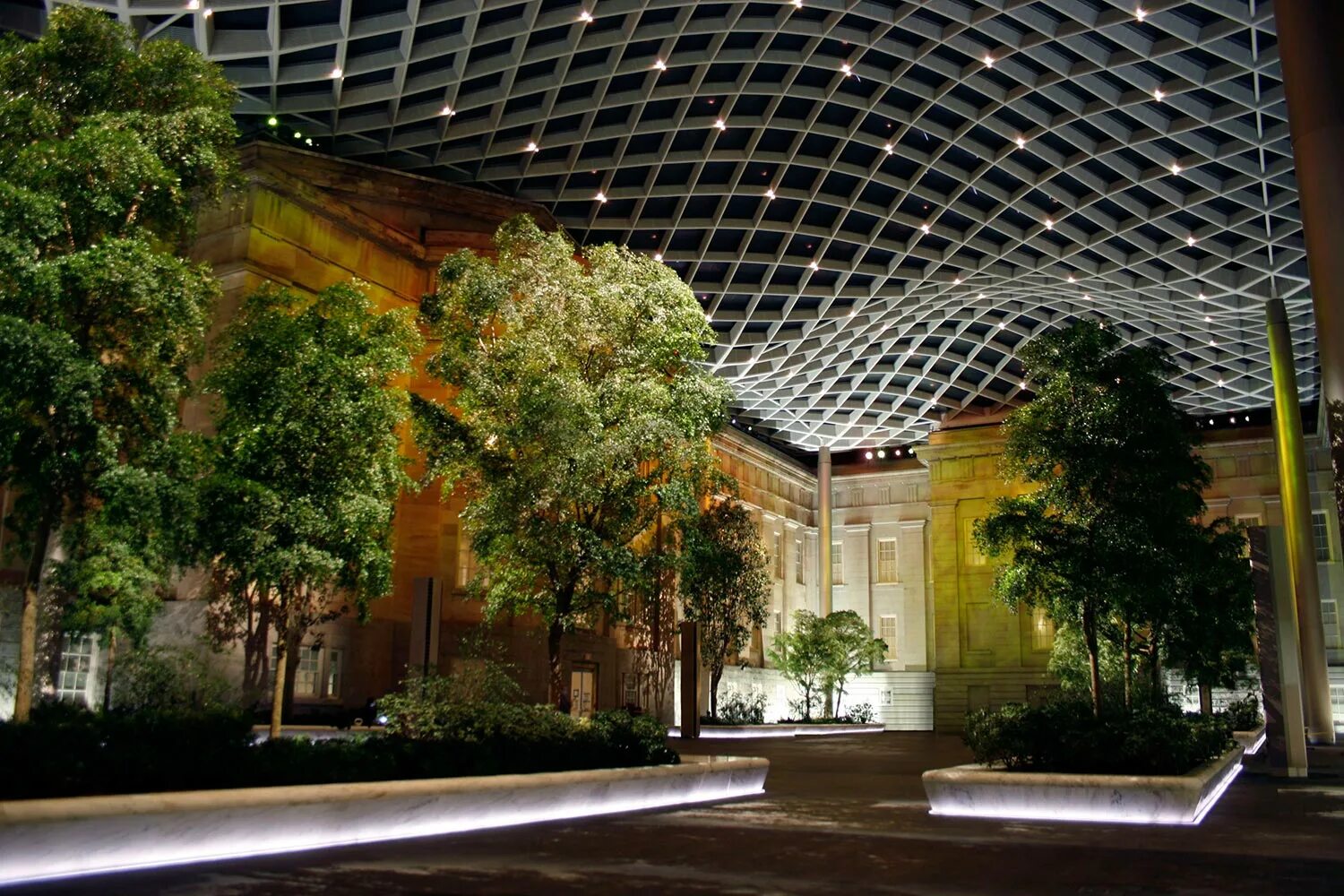 Внутренний двор здания. Проект нормана фостера, kogod courtyard. смитсоновский музей американского искусства. здания с внутренним двором.