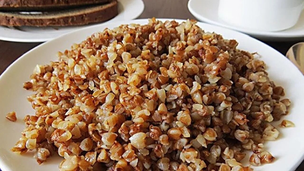 200 грамм гречки. 100 грамм отварной гречки. Гречневая каша 100 грамм. Гречневая каша 100 грамм. 100 грамм отварной гречки.