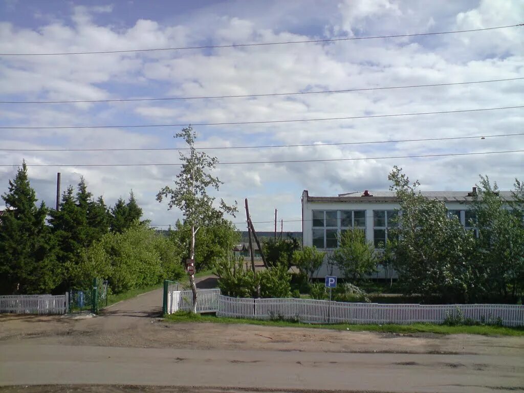 Мбоу ирбейская сош. Ирбейская школа. ирбейское школа 1. село ирбейское школа.