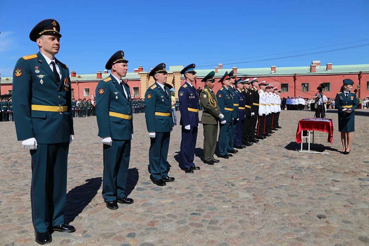 Офицеры военной академии. Военная Академия имени Генерала армии а. в. Хрулёва МТО. Офицер МТО. ВАМТО офицеры. Медаль Хрулева МТО.