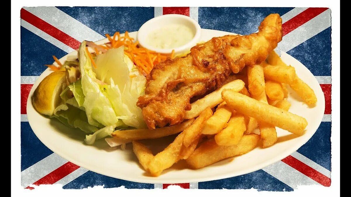 Рыба в британии. Великобритания Fish Chips. Фиш энд чипс Британия. Национальное блюдо Великобритании Фиш энд чипс.