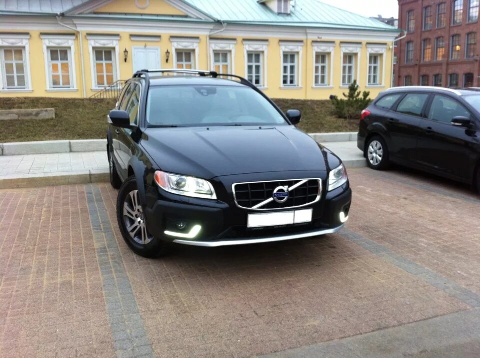 Дхо вольво. ДХО Volvo xc70. Volvo xc70 DRL. Вольво xc70 дневные ходовые огни. ДХО Volvo s80.