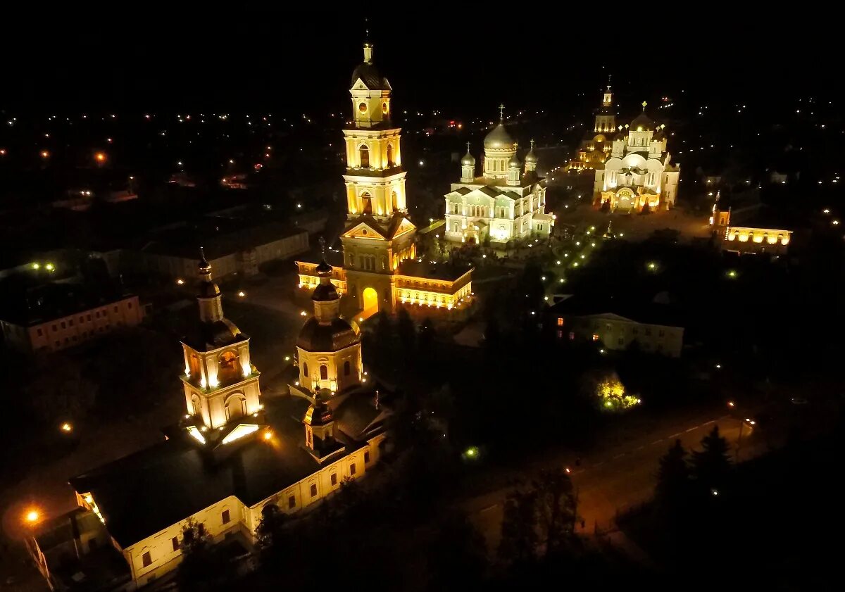 серафим саровский дивеево зимой. дивеевский монастырь ночью.