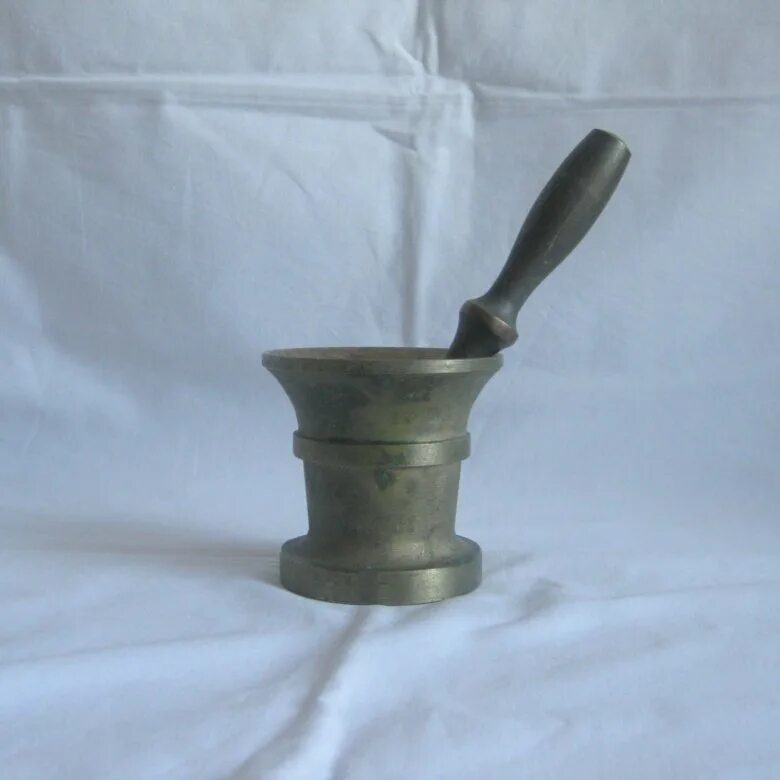 Начало хх века, бронза, литье. Ступка с пестиком латунь старинная. Купить латунную ступку с пестиком в москве. Латунная ступка с пестиком. Старинная ступка латунь1892.