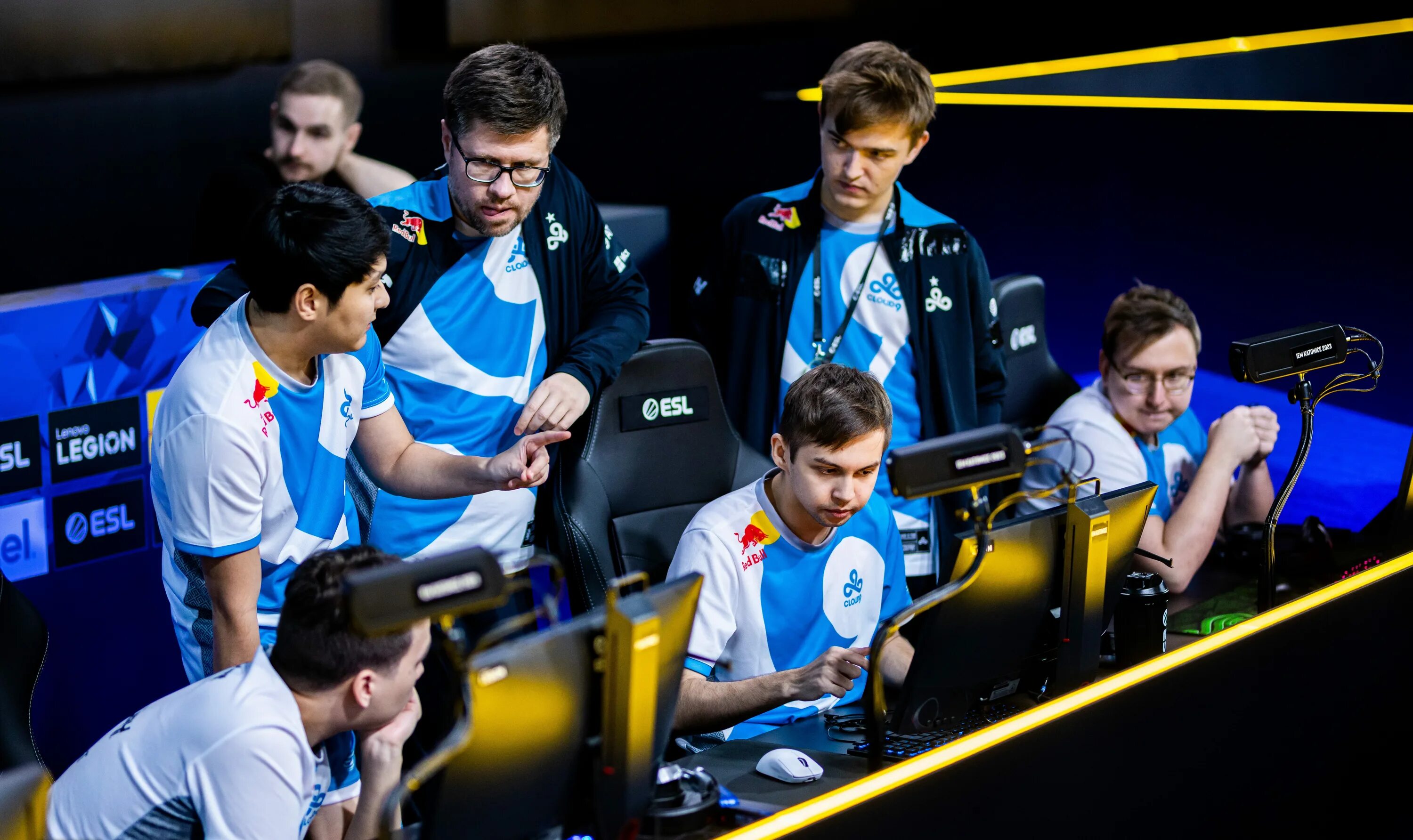 Cloud9 blast. Ax1le cloud9. ведущая iem katowice 2025. чемпионат по кс го. катовице кс го победители.