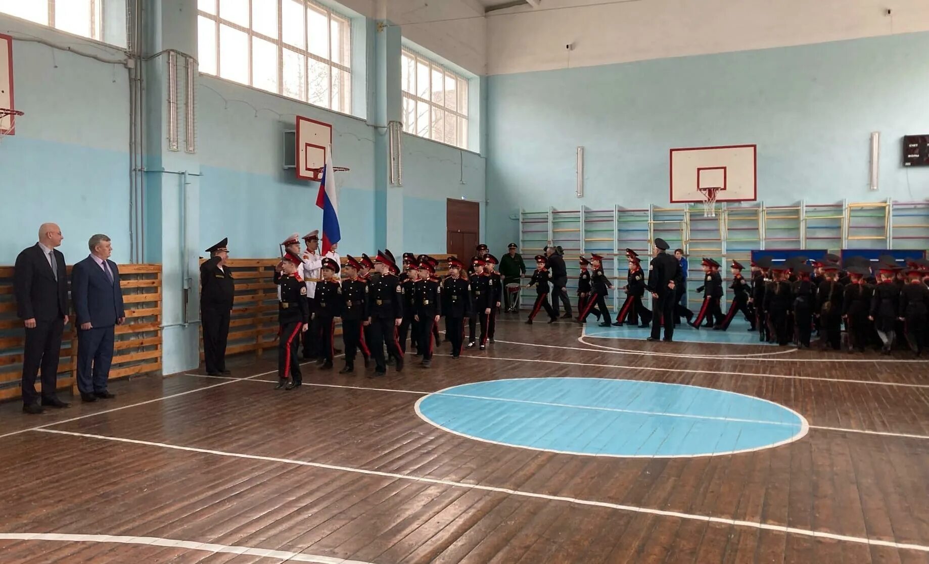 Вынос Знамени в школе. Патриотический день в школе. Школы Челябинской области. Школа 22 Челябинск. Школа 103 челябинск