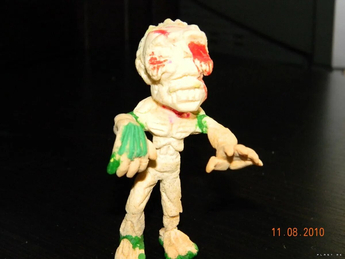 зомби из пластилина. зомби из пластилина. пластилиновый апокалипсис. лепка растения против зомби. фигурки из игры растения против зомби 2.