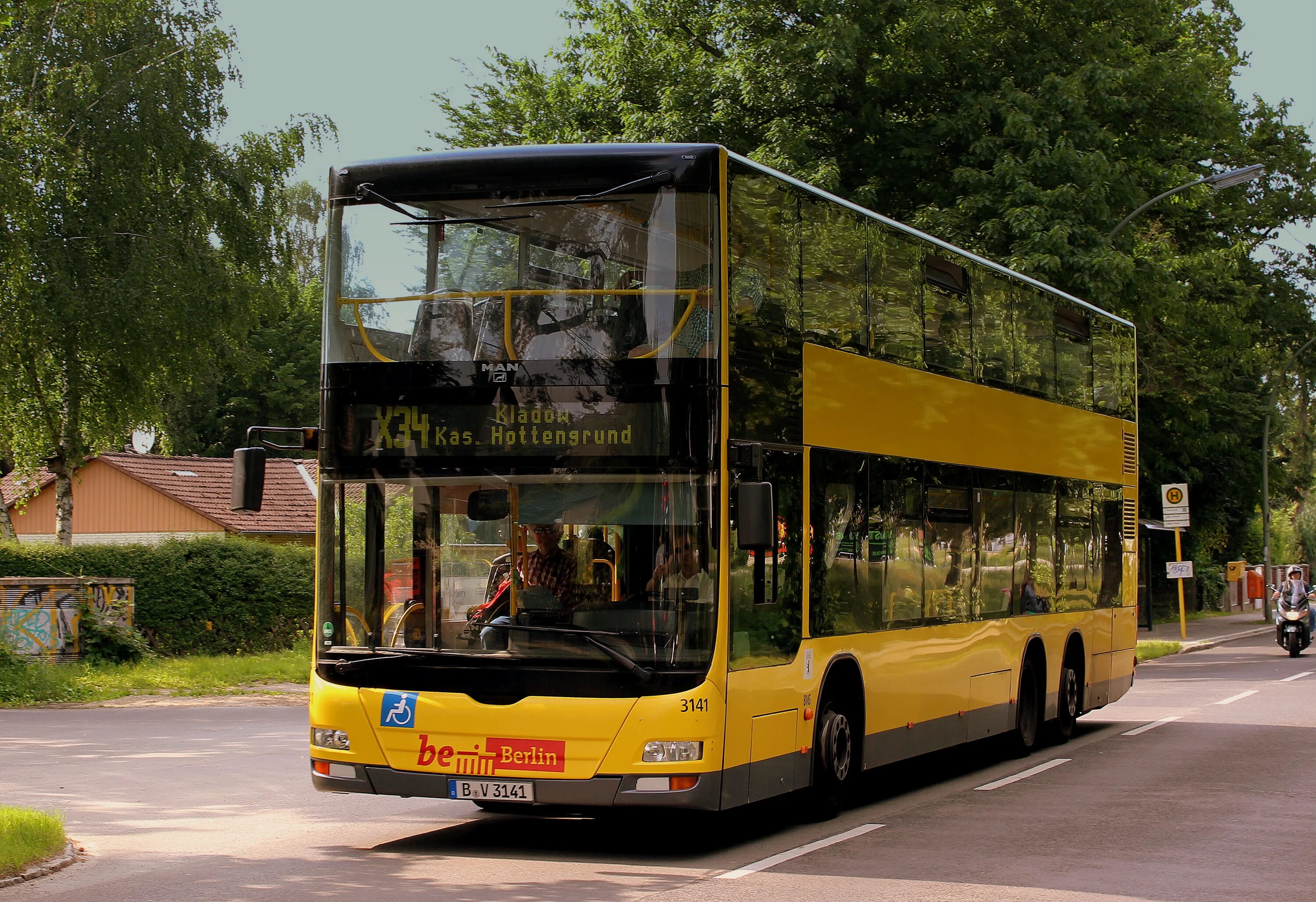 Маршрутки берлин. Немецкий автобус берлин. Автобусы берлина. Berlin bus. Berlin bus.