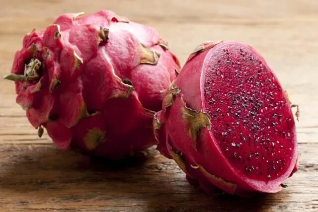 Dragon Fruit Dark Star Vine Plant Pitaya Hylocereus For Sale