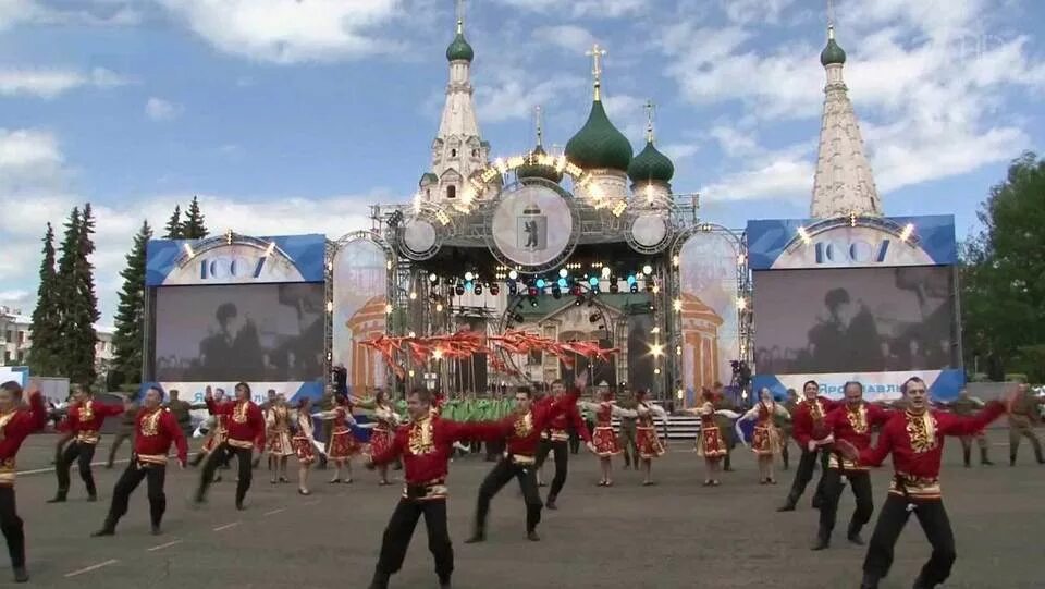 Праздник в городе. Кремль салют. С днем города. День города что там будет. День города что там будет.