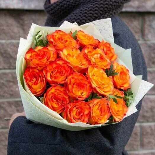 Orange roses - Buy bouquet of orange roses with delivery to the Dnipro in ➜ Roya