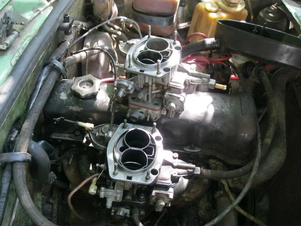 Чистка карбюратора. Гофра подогрева карбюратора ваз 2107. Карбюратор ваз 2107. Дым из карбюратора. Дым из карбюратора.