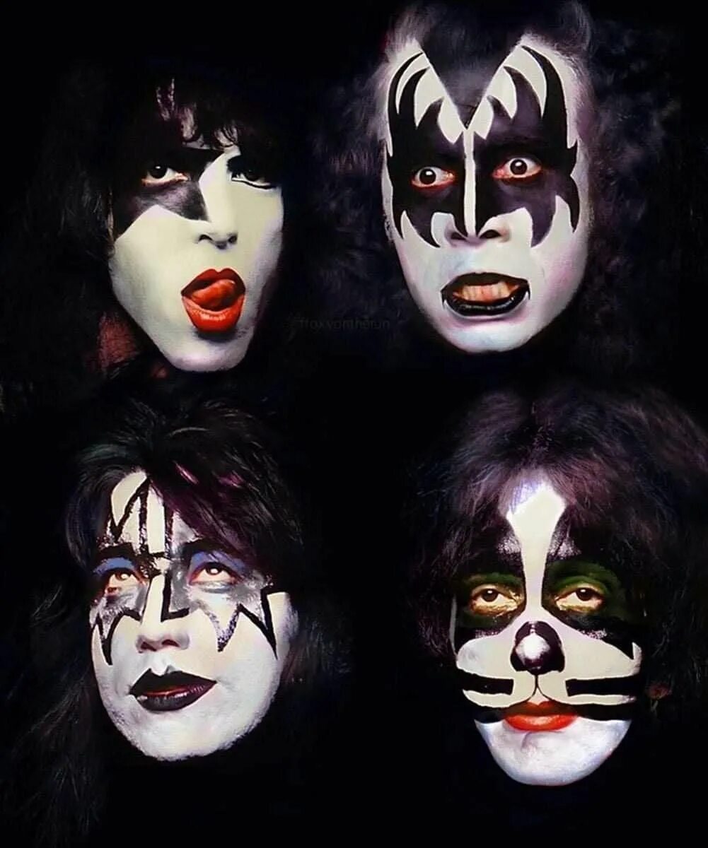 Kiss группа 1979. Группа Кисс Гримм. Участники группы Kiss. Группа Кисс 2020. Старые кис